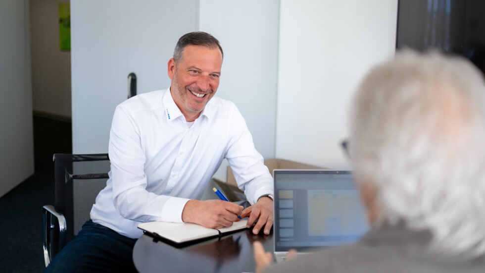 Erich in a Customer Meeting