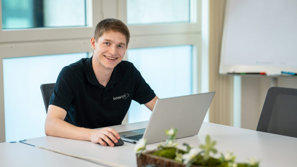 Mitarbeiter mit Laptop